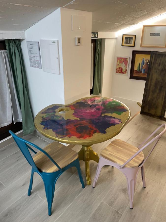 Ateneo Cuenca Suites Con Cocina En El Casco Historico Esterno foto