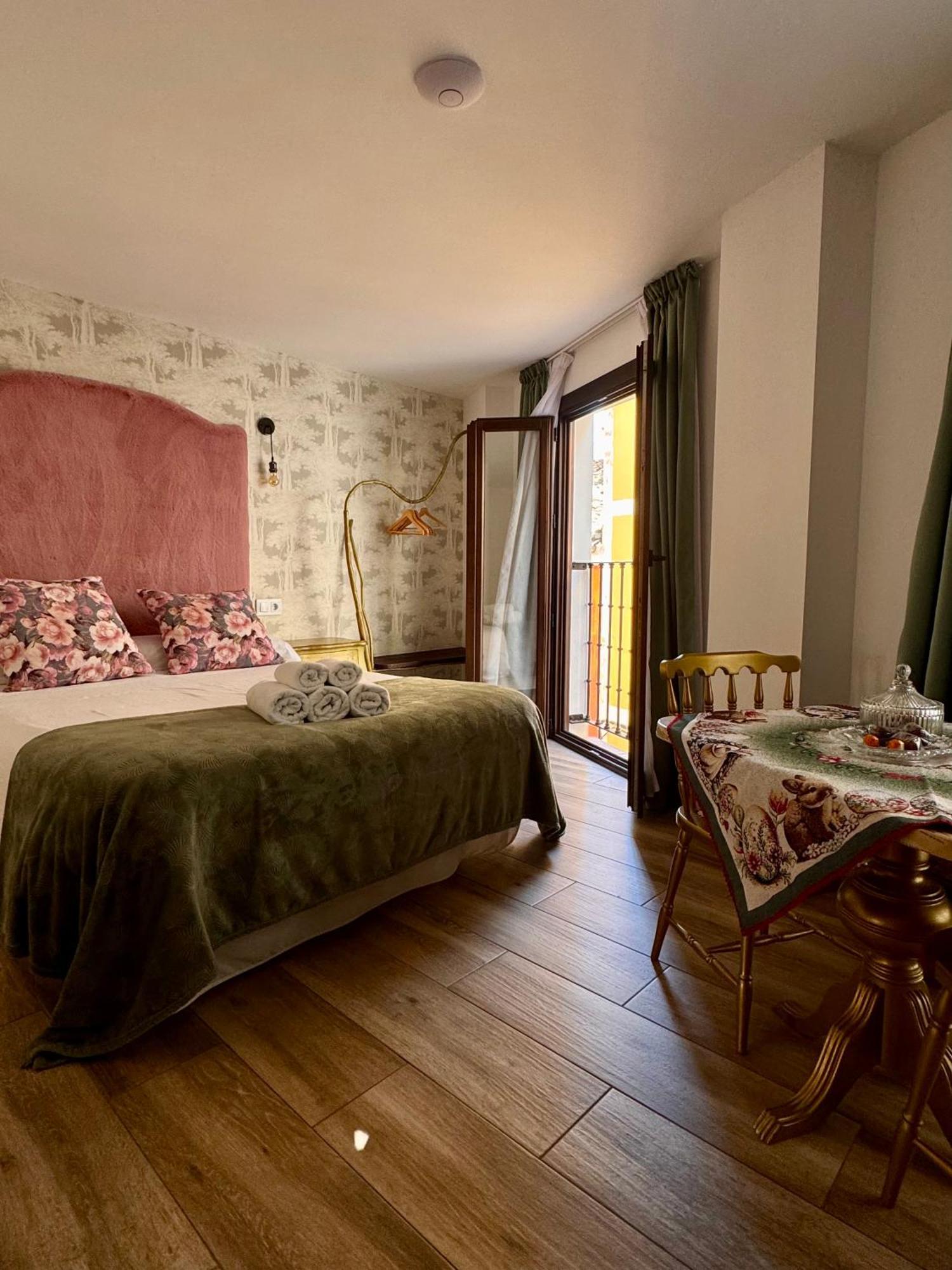 Ateneo Cuenca Suites Con Cocina En El Casco Historico Esterno foto