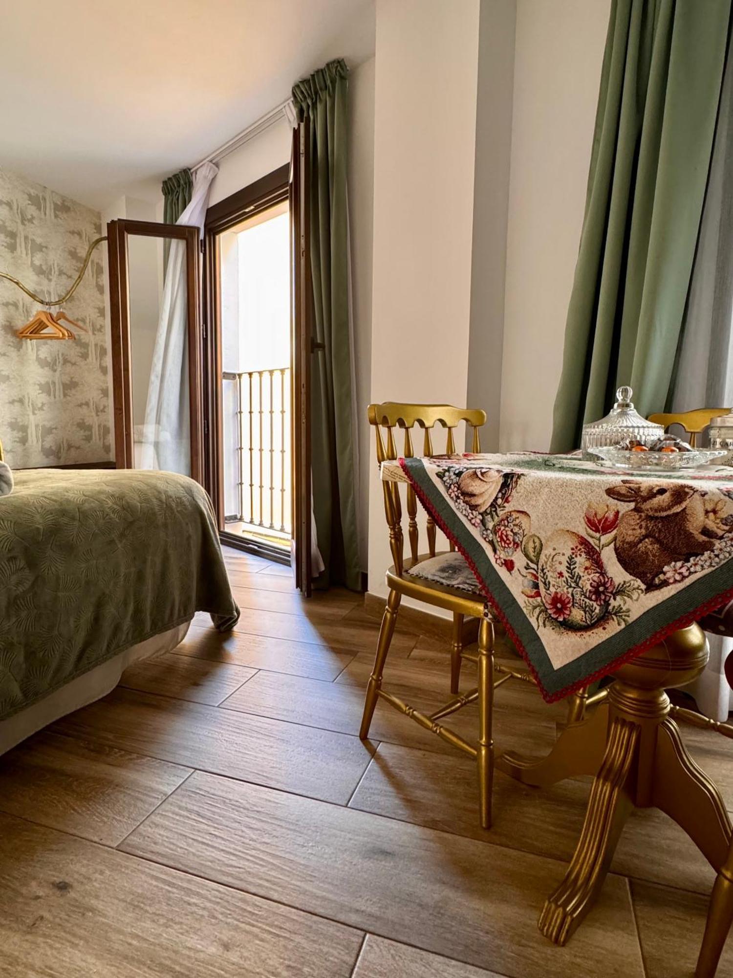 Ateneo Cuenca Suites Con Cocina En El Casco Historico Esterno foto
